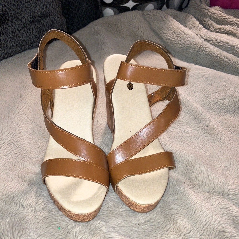 NWOT Brown Wedges, Size 39 (US 7)